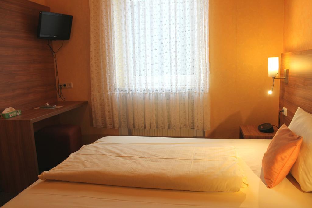 Zur Lindenau Hotel Ruedesheim am Rhein Ngoại thất bức ảnh